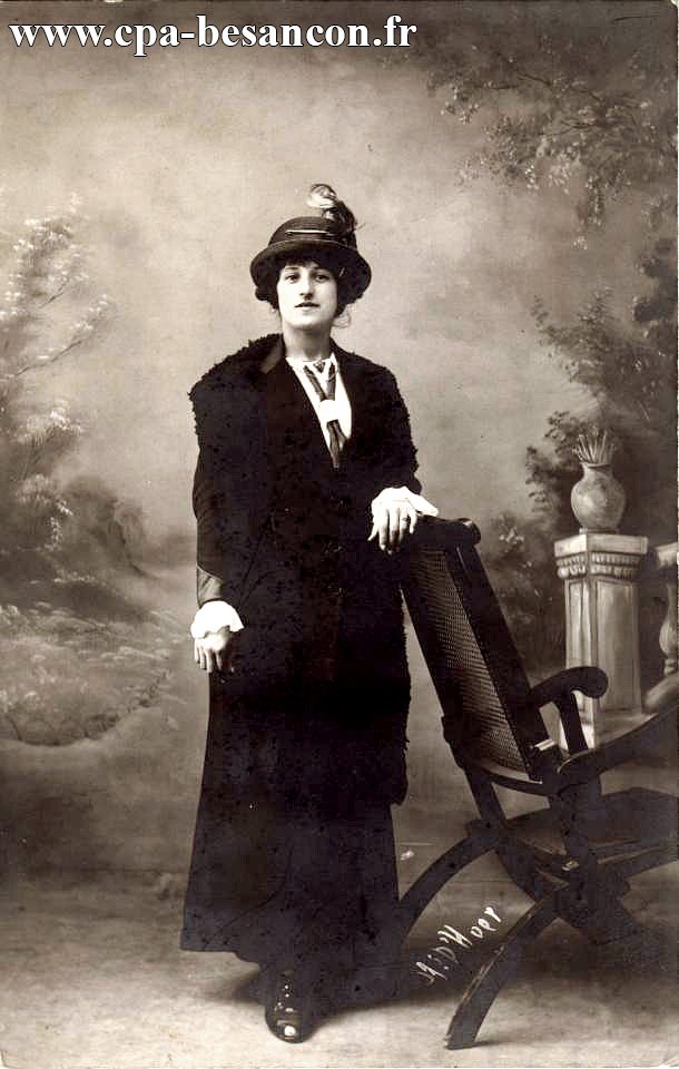 BESANÇON - Jeune femme